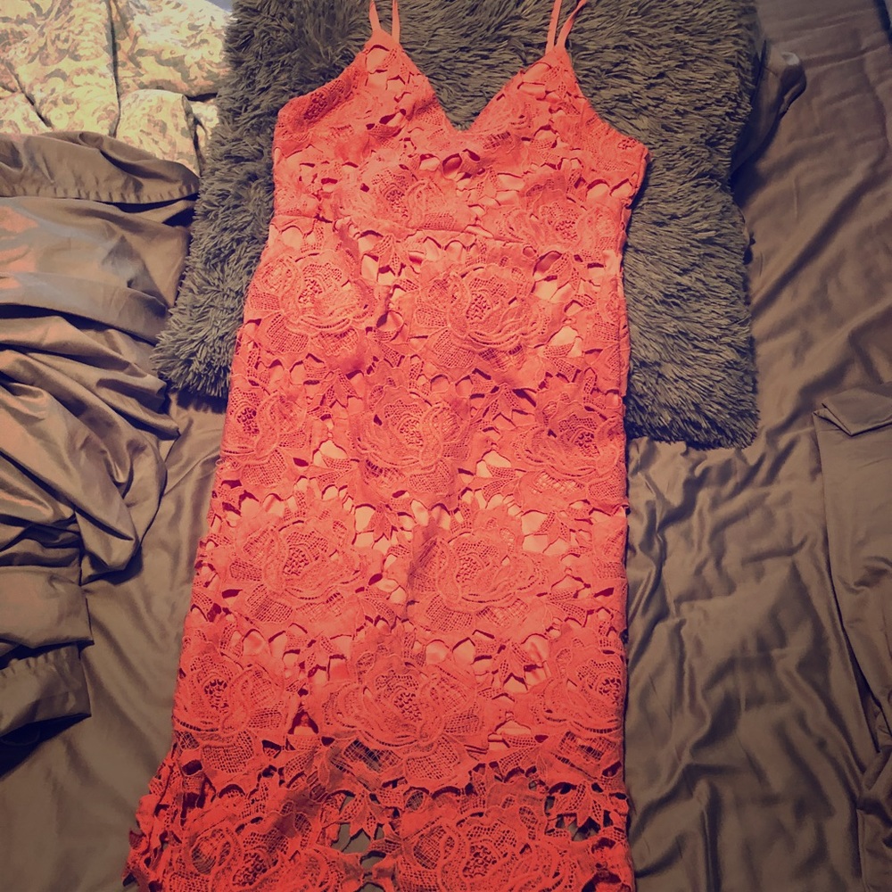 Stunning pink lace midi dress